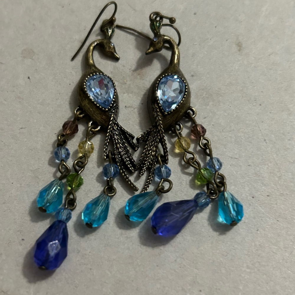 Women’s vintage Avon peacock earrings